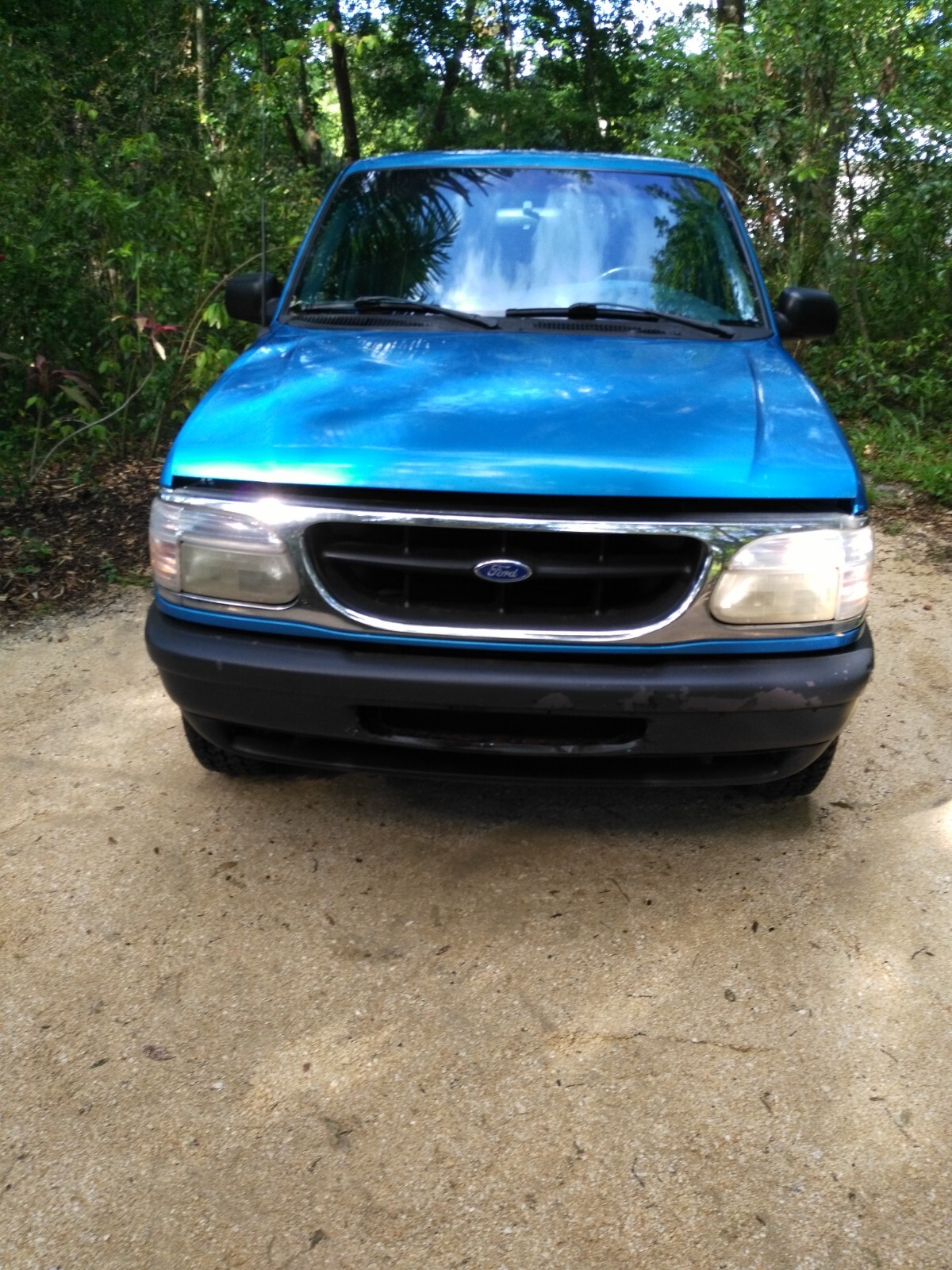 Ford-Explorer-1996-SUV-14