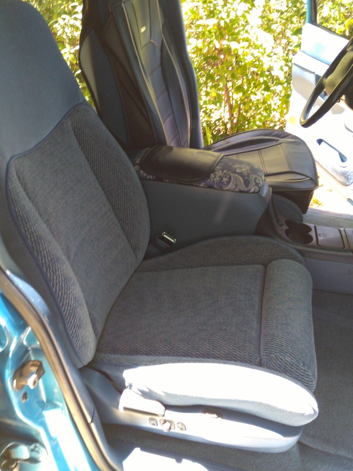 Ford-Explorer-1996-SUV-17