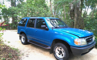 Ford-Explorer-1996-SUV-4