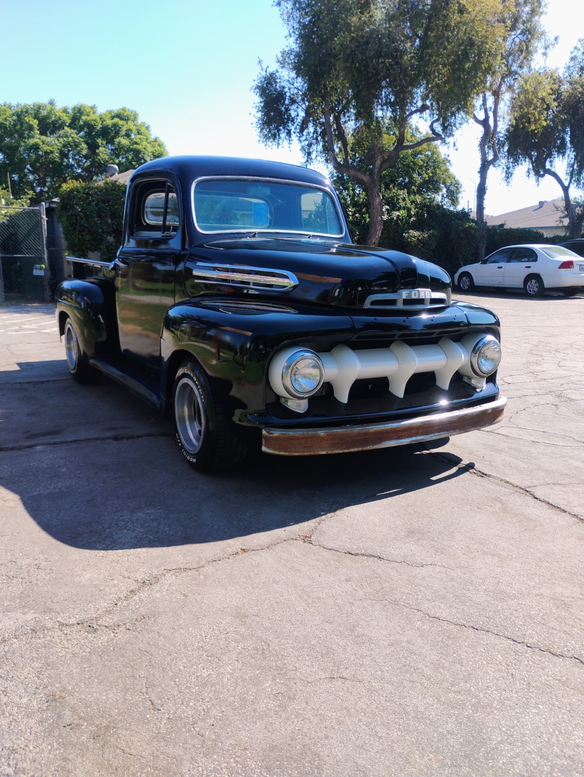 Ford-F-100-1951-Crew-Cab-Pickup-1