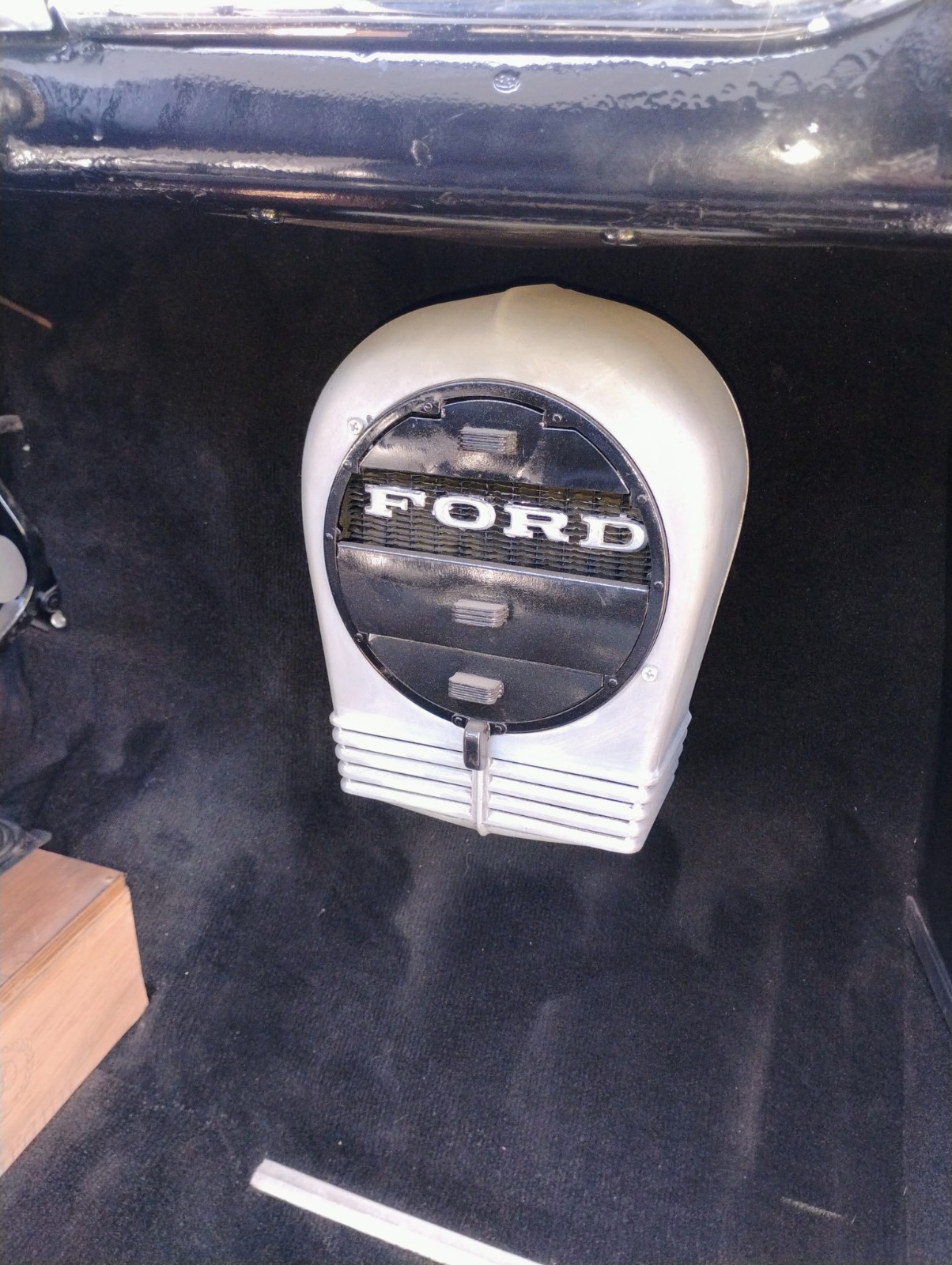 Ford-F-100-1951-Crew-Cab-Pickup-10