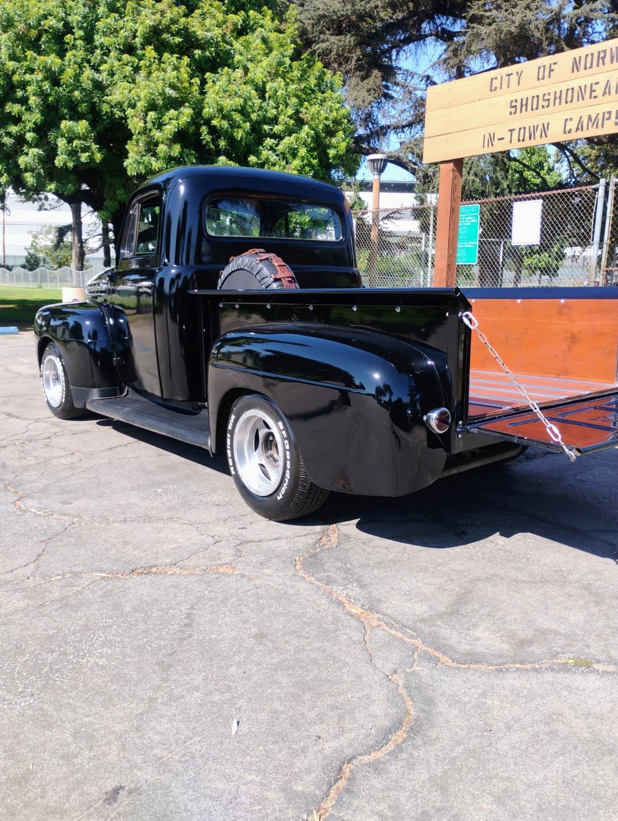 Ford-F-100-1951-Crew-Cab-Pickup-3