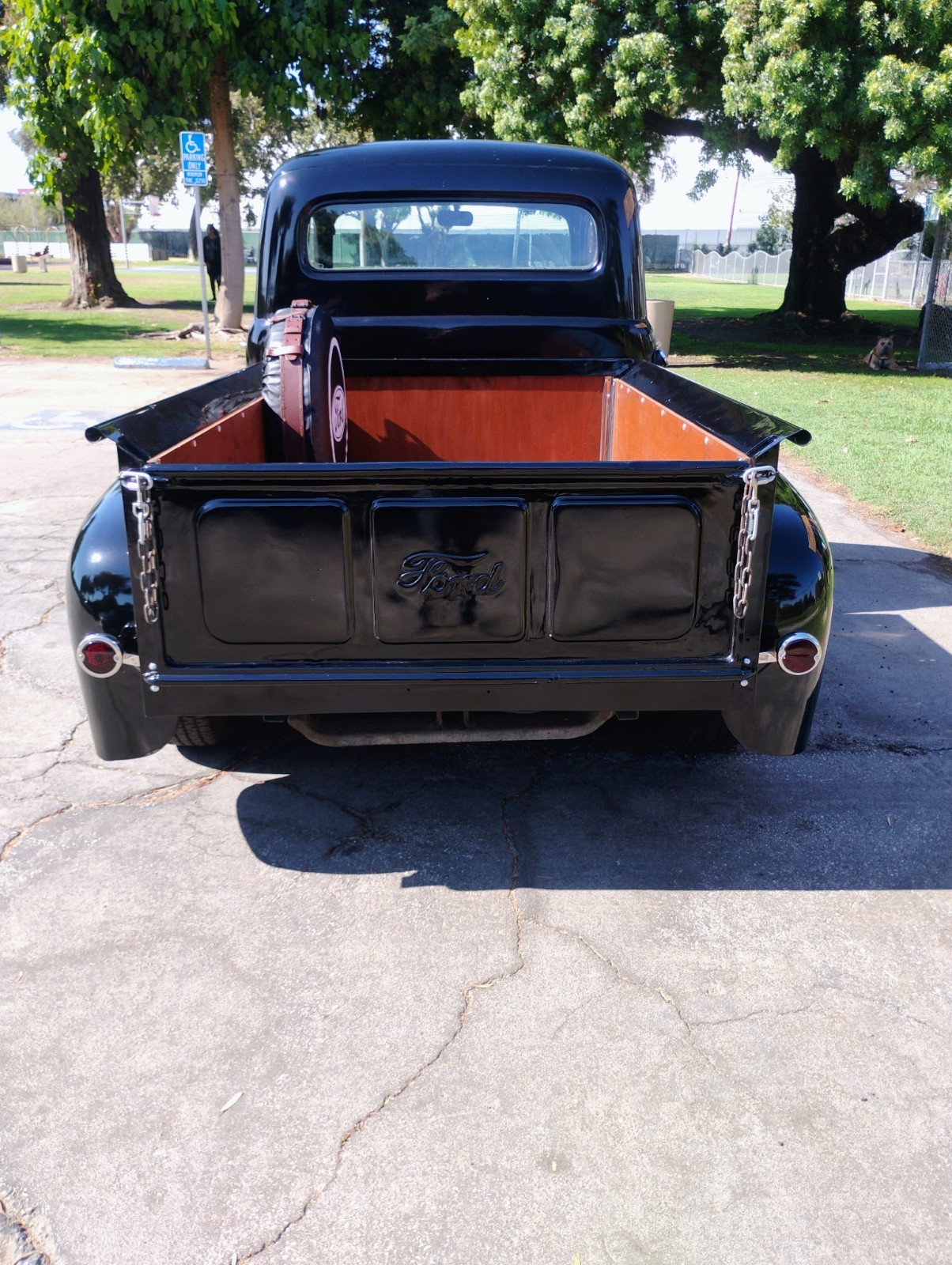 Ford-F-100-1951-Crew-Cab-Pickup-7