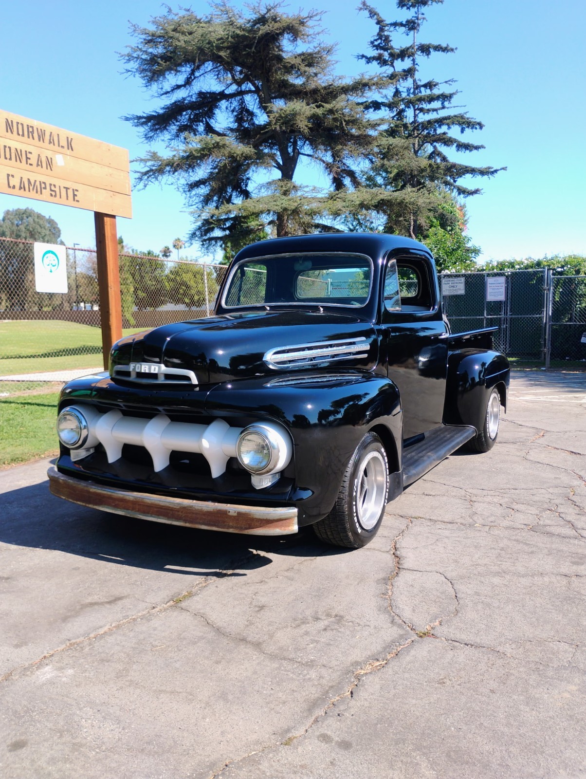 Ford-F-100-1951-Crew-Cab-Pickup