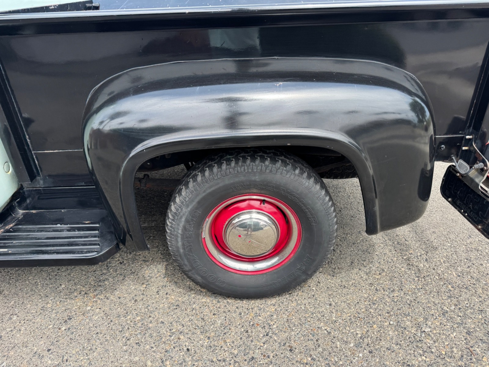 Ford-F-100-1953-Pickup-Truck-24