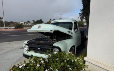 Ford-F-100-1953-Pickup-Truck-28
