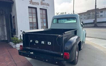 Ford-F-100-1953-Pickup-Truck-3