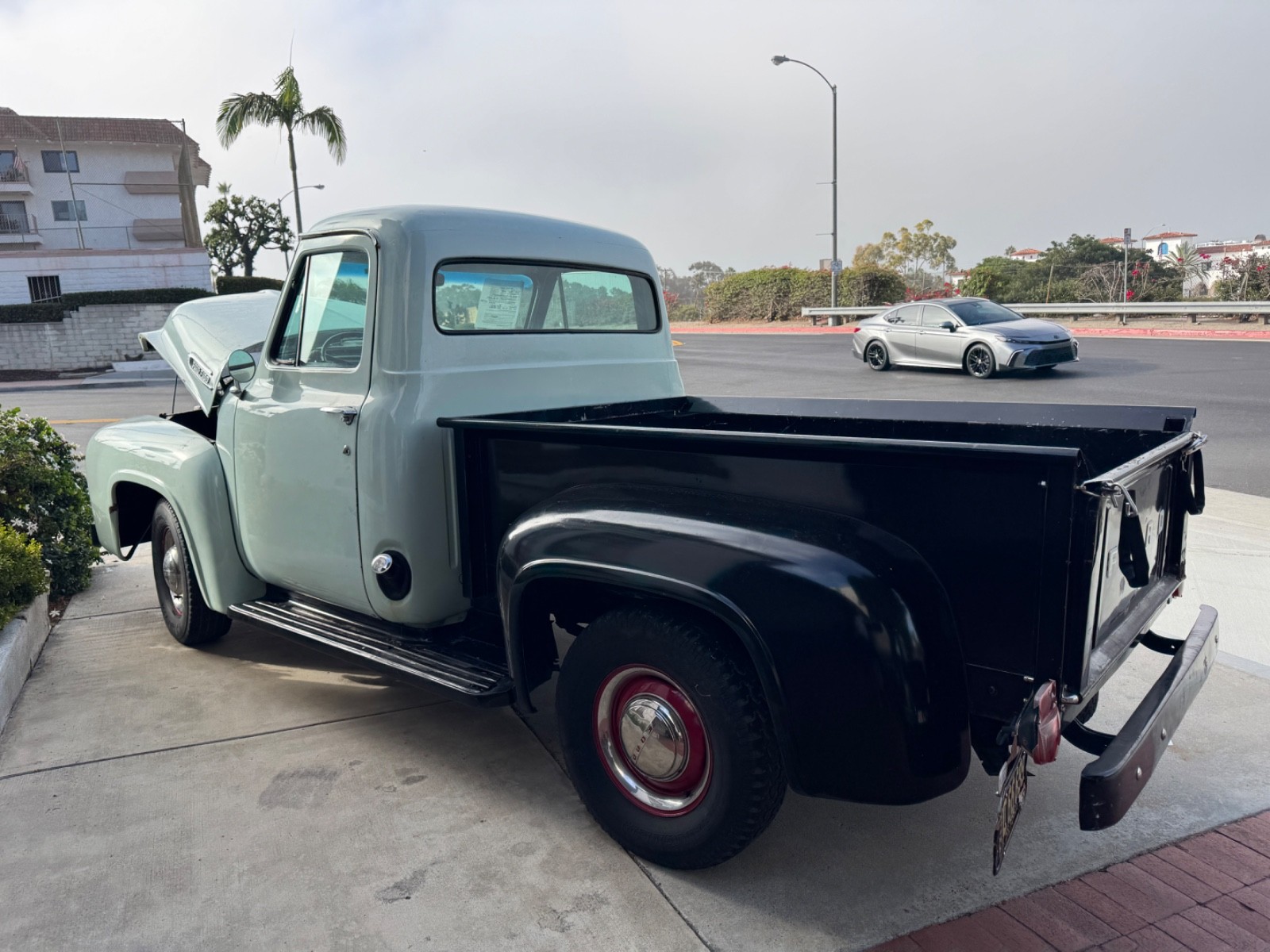 Ford-F-100-1953-Pickup-Truck-4