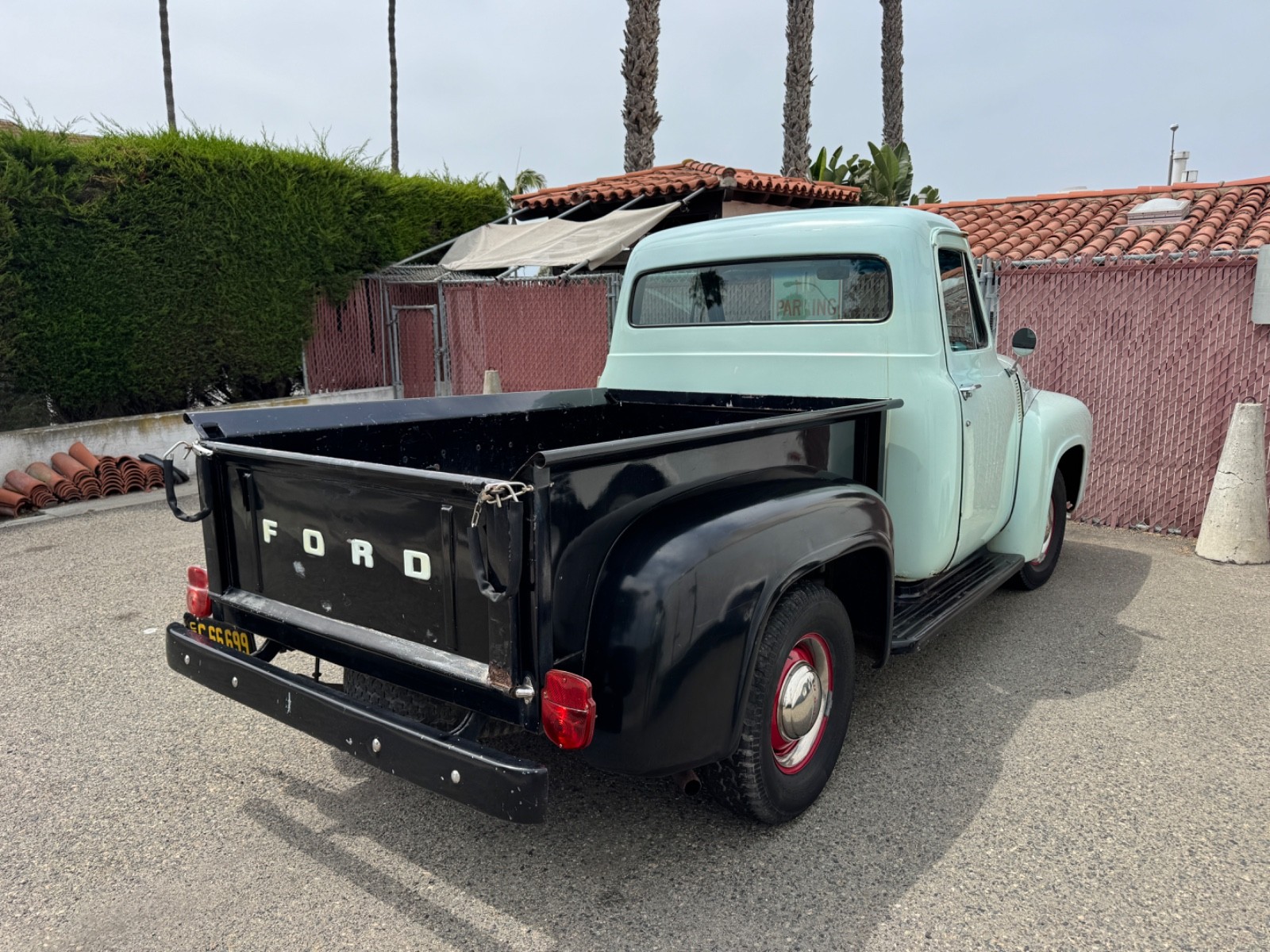 Ford-F-100-1953-Pickup-Truck-5