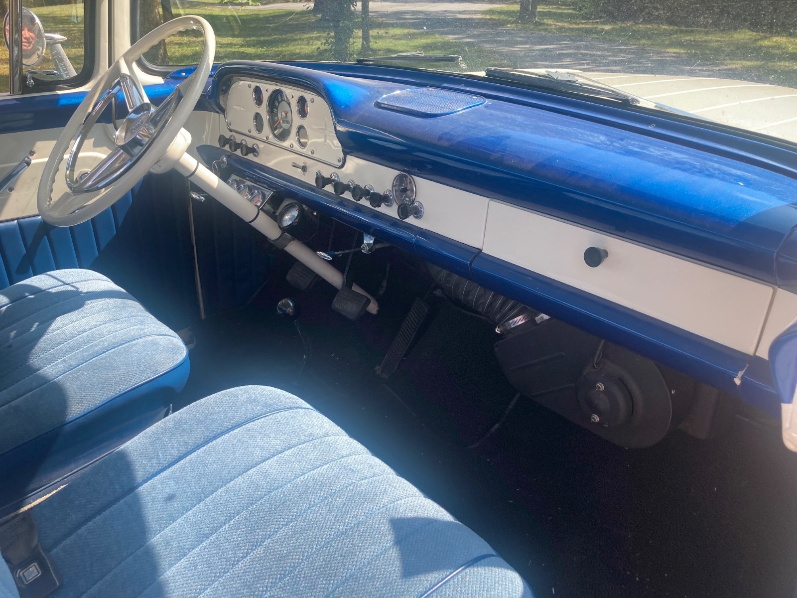 Ford-F-100-1957-Standard-Cab-Pickup-13