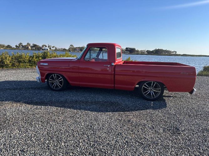 Ford-F-100-1967-Red-10