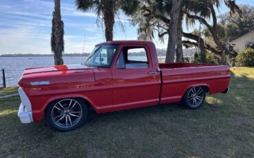 Ford-F-100-1967-Red