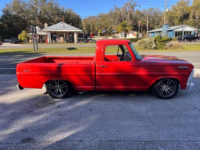 Ford-F-100-1967-Red-9