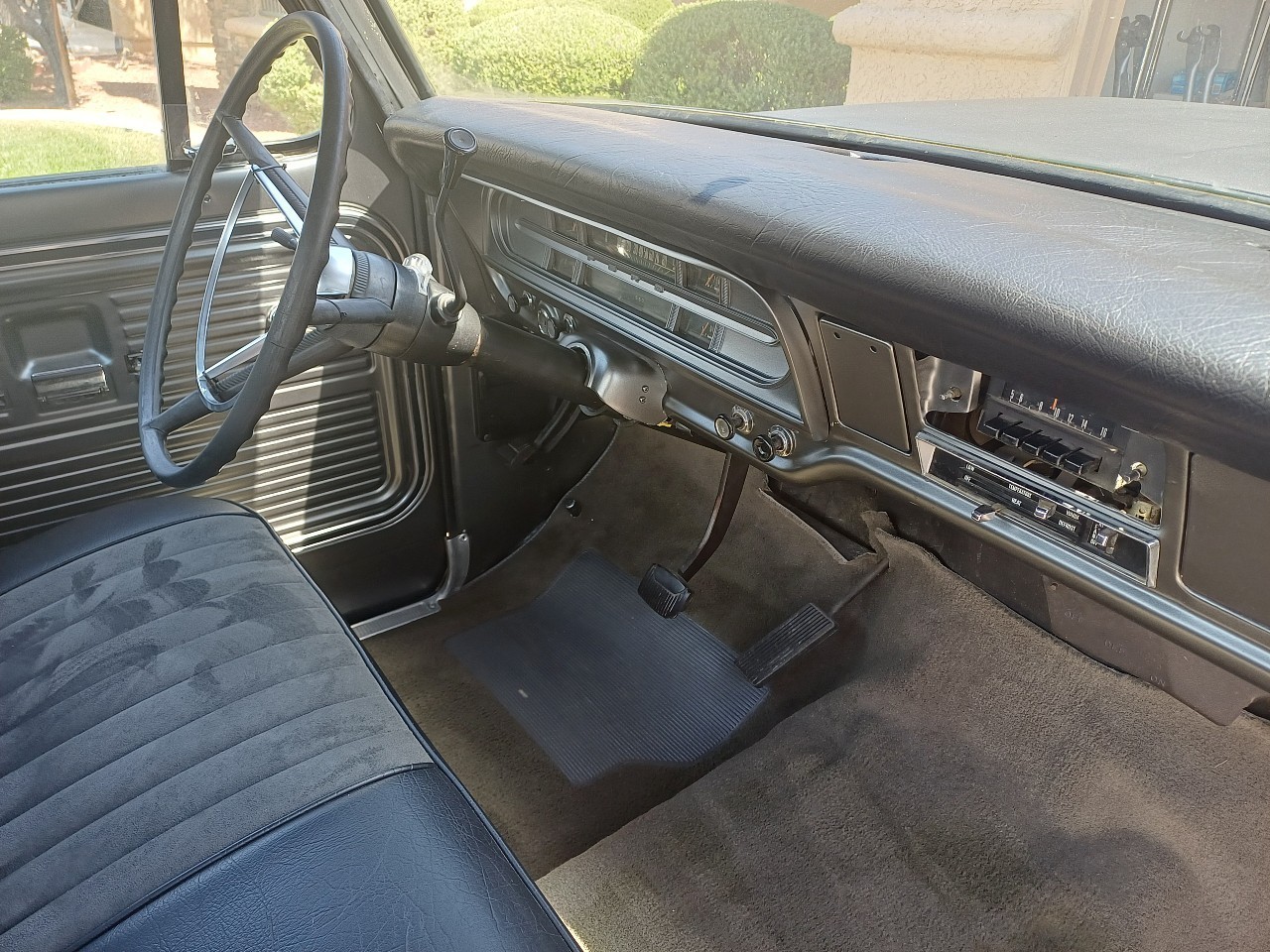 Ford-F-100-1969-Standard-Cab-Pickup-14