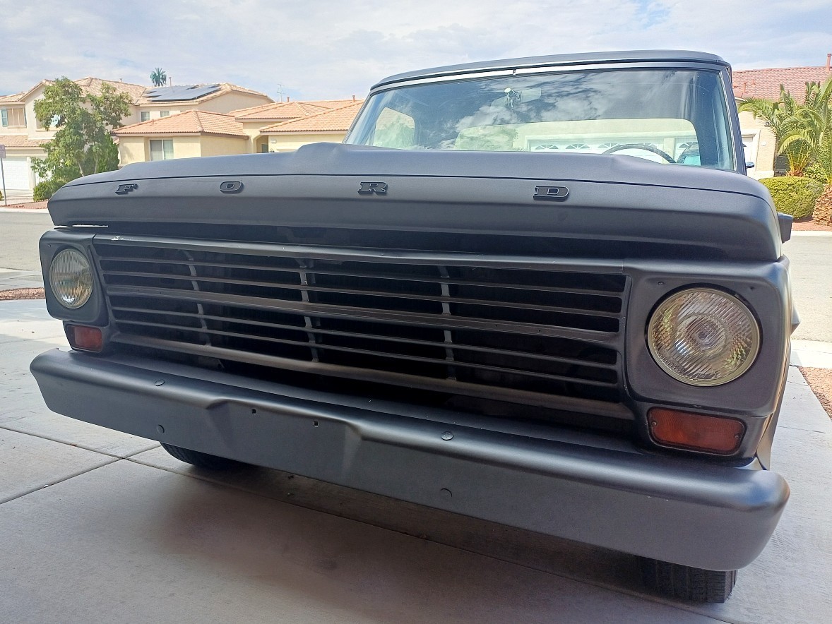 Ford-F-100-1969-Standard-Cab-Pickup-2