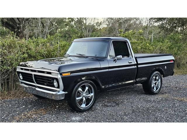 Ford F-100 1975 --