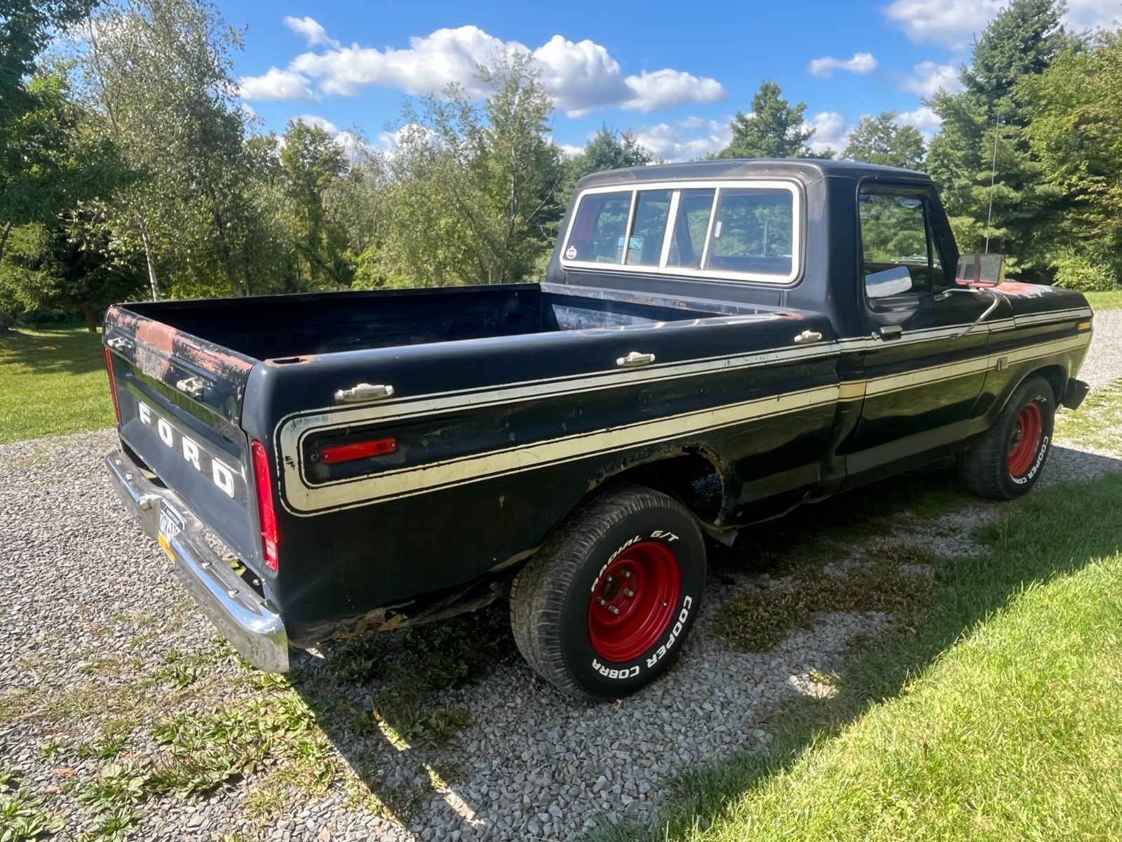 Ford-F-100-1976-Standard-Cab-Pickup-1