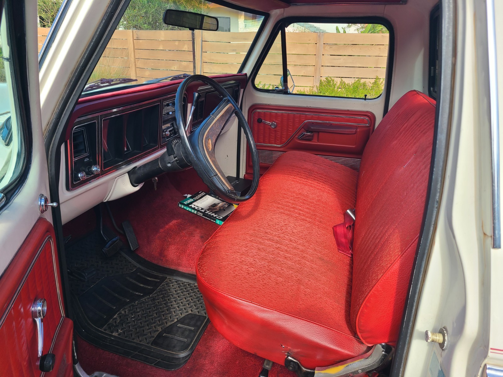 Ford-F-150-1976-Standard-Cab-Pickup-15