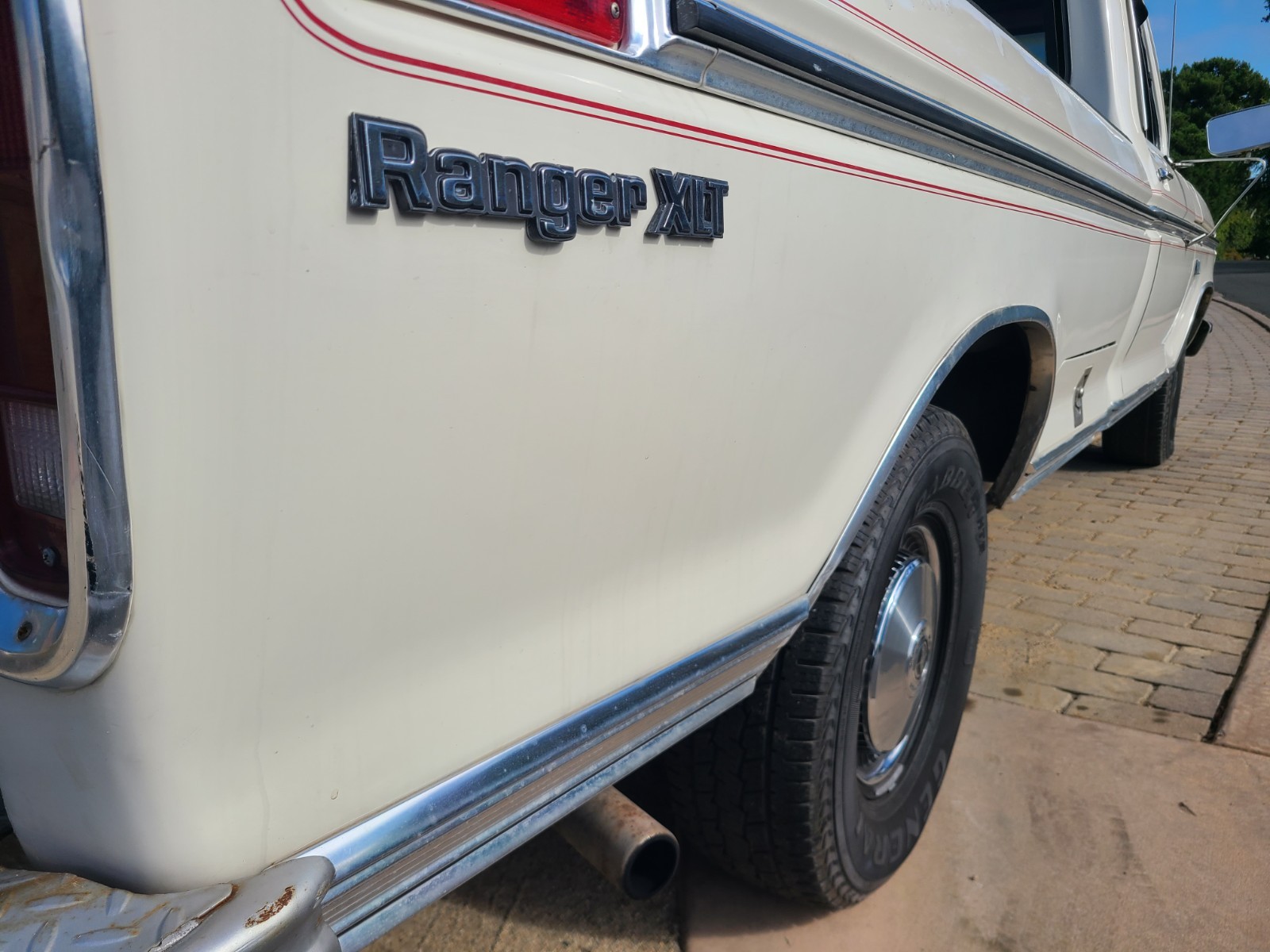 Ford-F-150-1976-Standard-Cab-Pickup-4