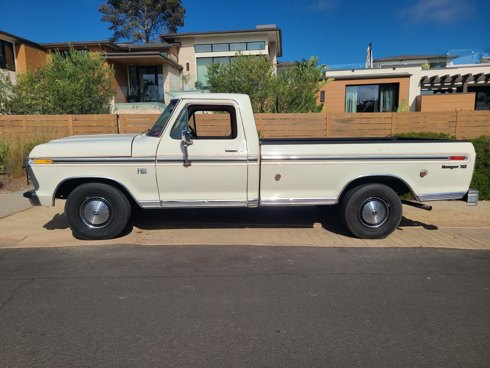 Ford-F-150-1976-Standard-Cab-Pickup-7