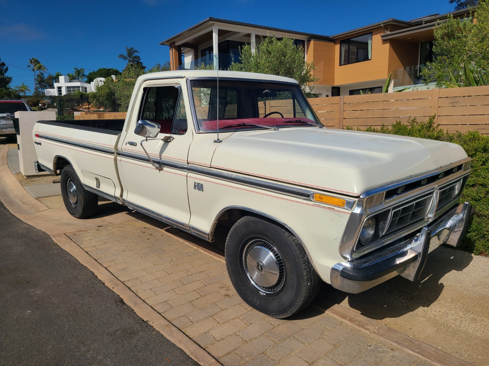 Ford-F-150-1976-Standard-Cab-Pickup
