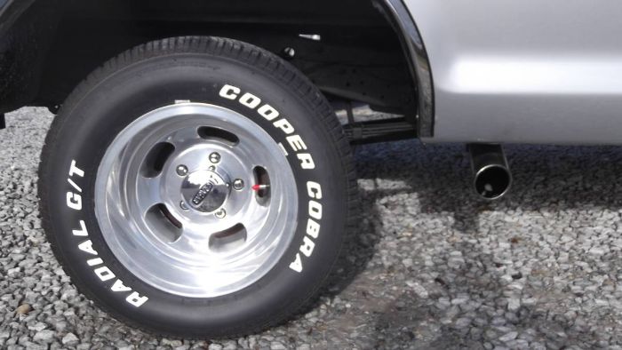 Ford-F-150-1977-Silver-1