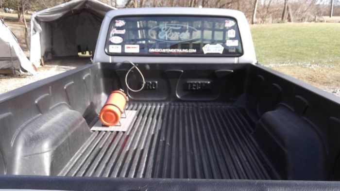 Ford-F-150-1977-Silver-17