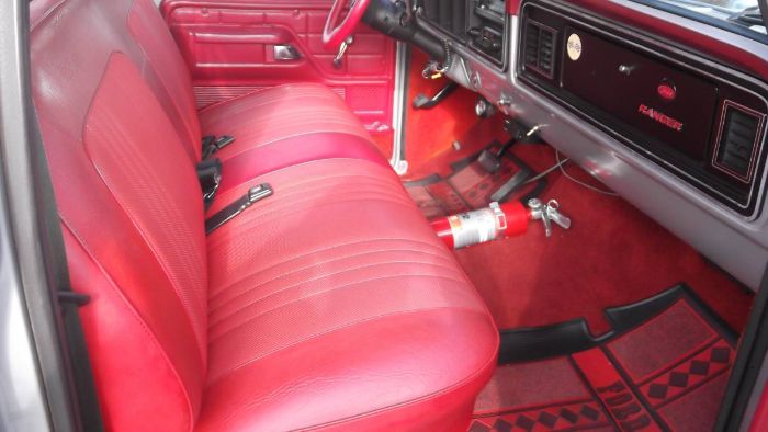 Ford-F-150-1977-Silver-20