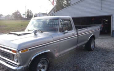 Ford-F-150-1977-Silver