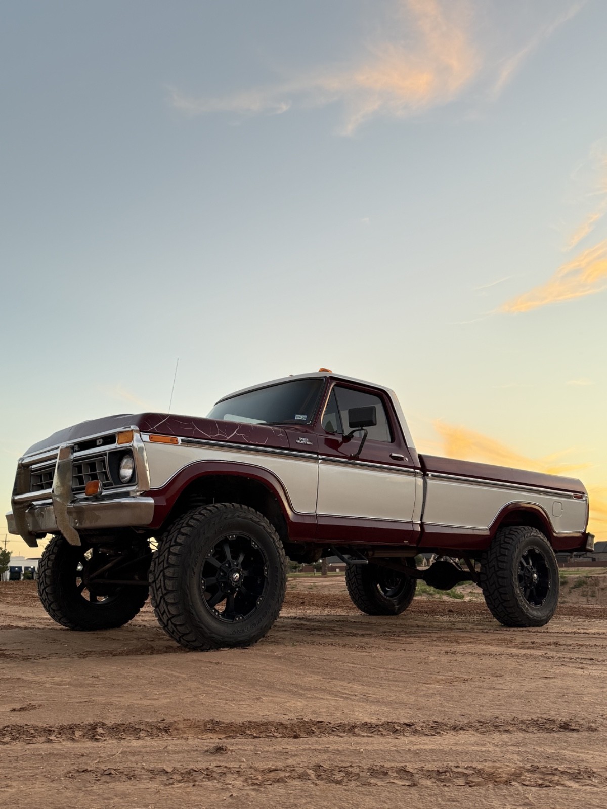 Ford-F-150-1977-Standard-Cab-Pickup-1