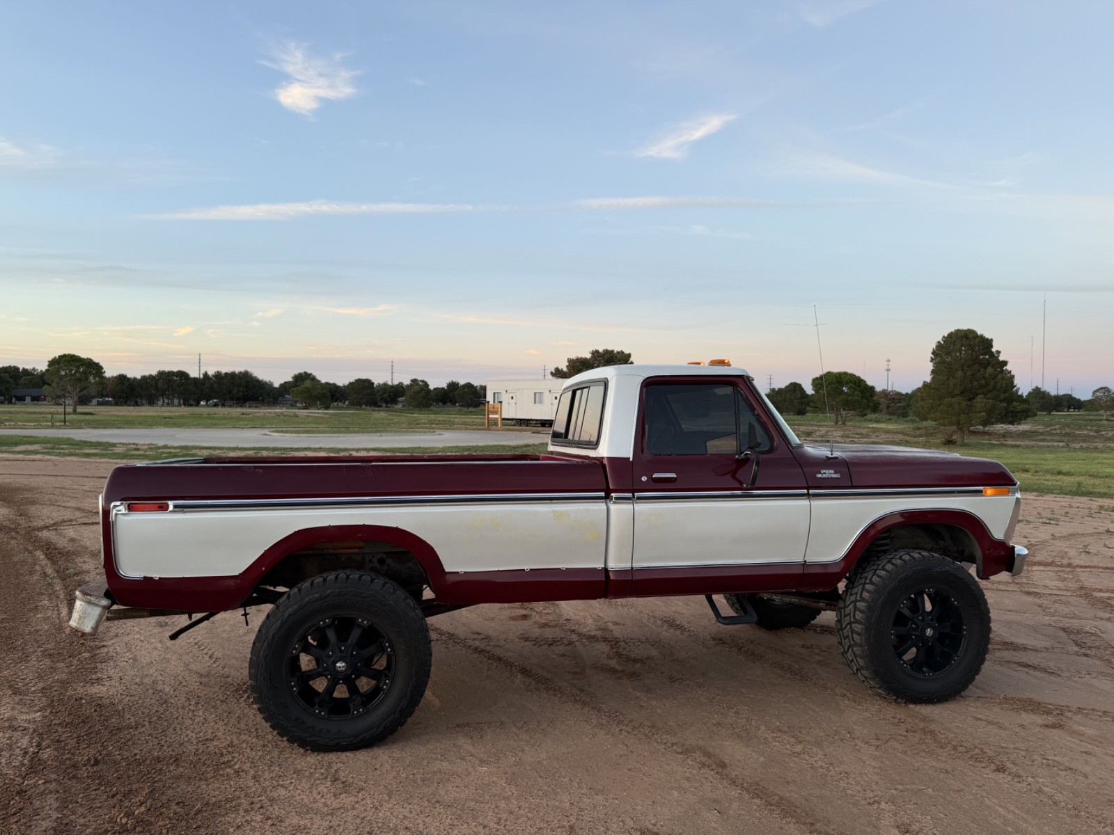 Ford-F-150-1977-Standard-Cab-Pickup-4