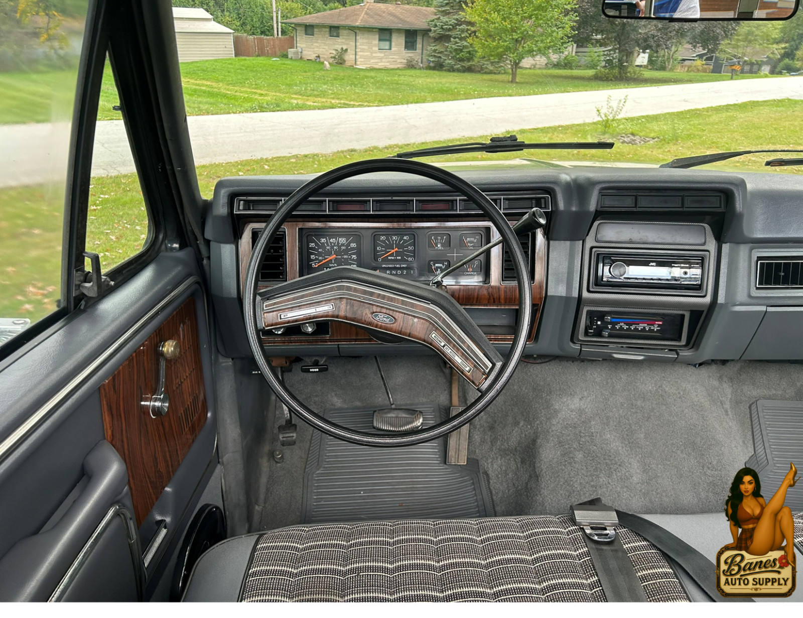 Ford-F-150-1984-Standard-Cab-Pickup-12