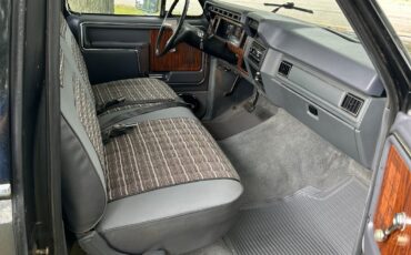 Ford-F-150-1984-Standard-Cab-Pickup-17