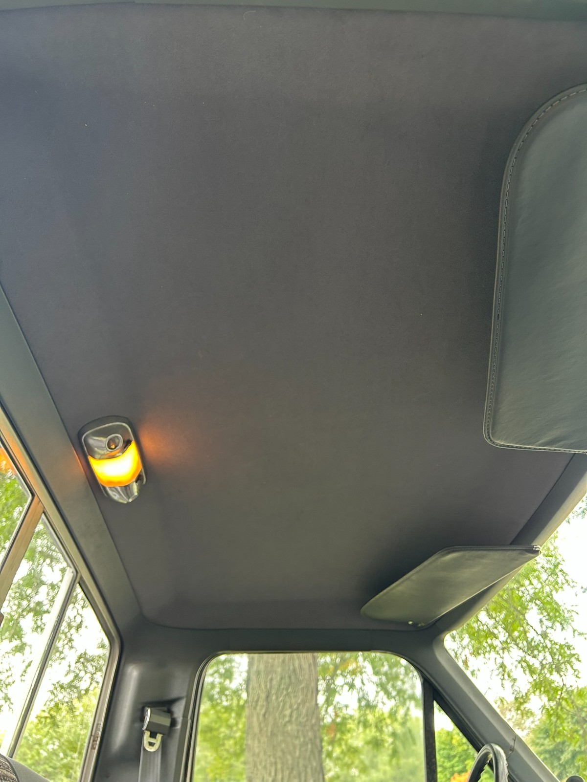 Ford-F-150-1984-Standard-Cab-Pickup-21