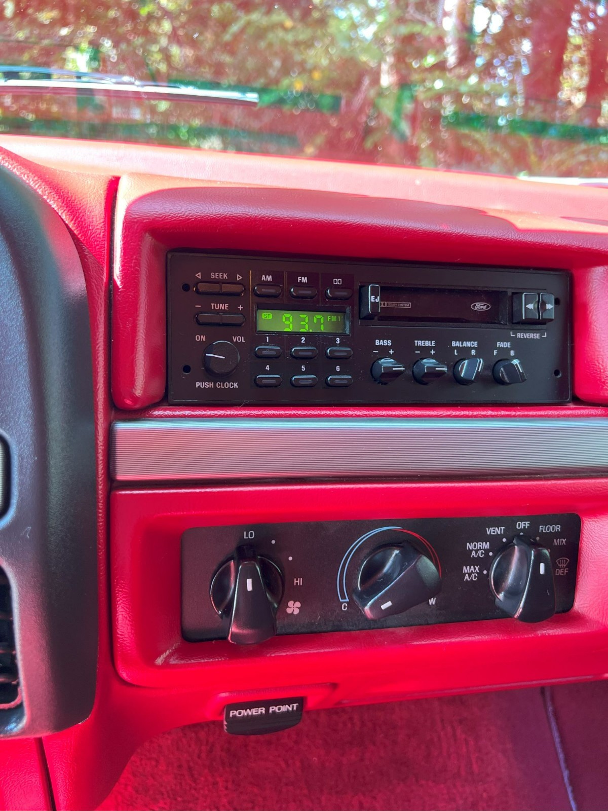 Ford-F-150-1993-Standard-Cab-Pickup-8