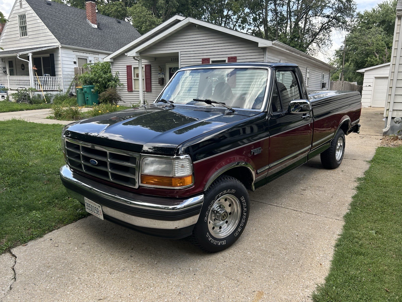 Ford F-150 1995 Standard Cab Pickup