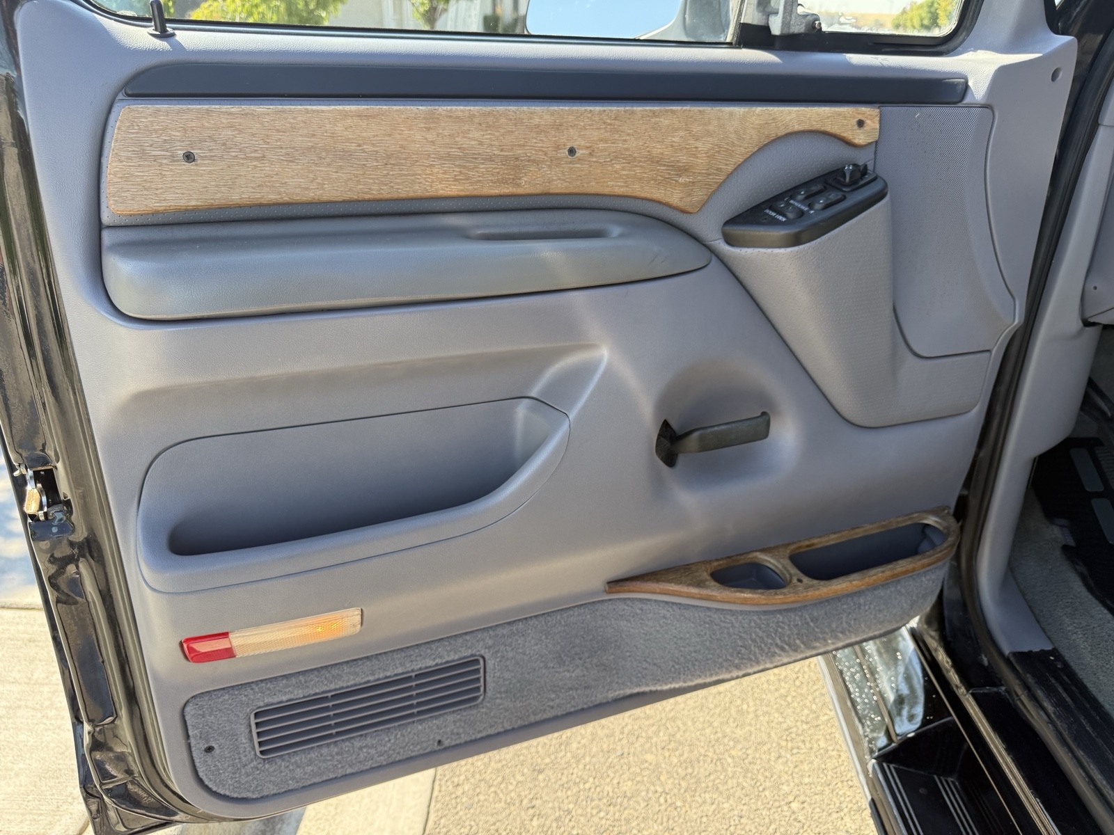 Ford-F-150-1996-23