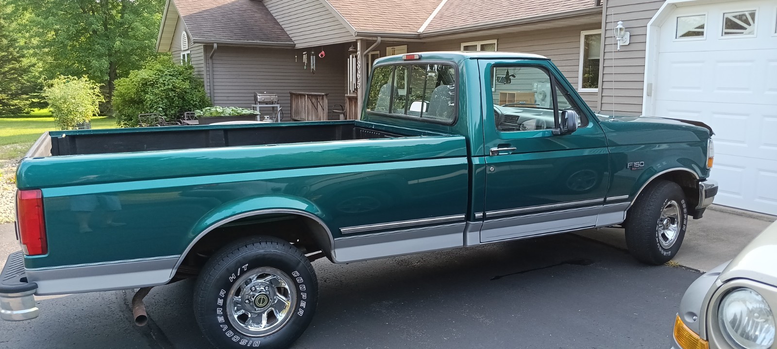 Ford-F-150-1996-Standard-Cab-Pickup