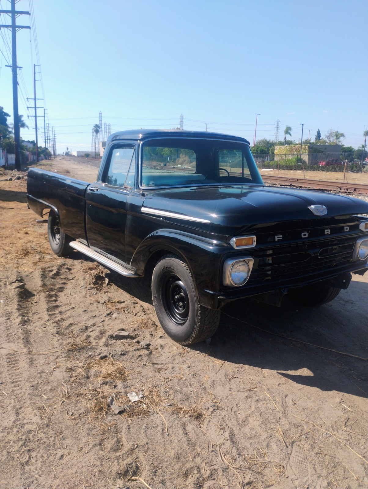 Ford-F-250-1966-Standard-Cab-Pickup-1