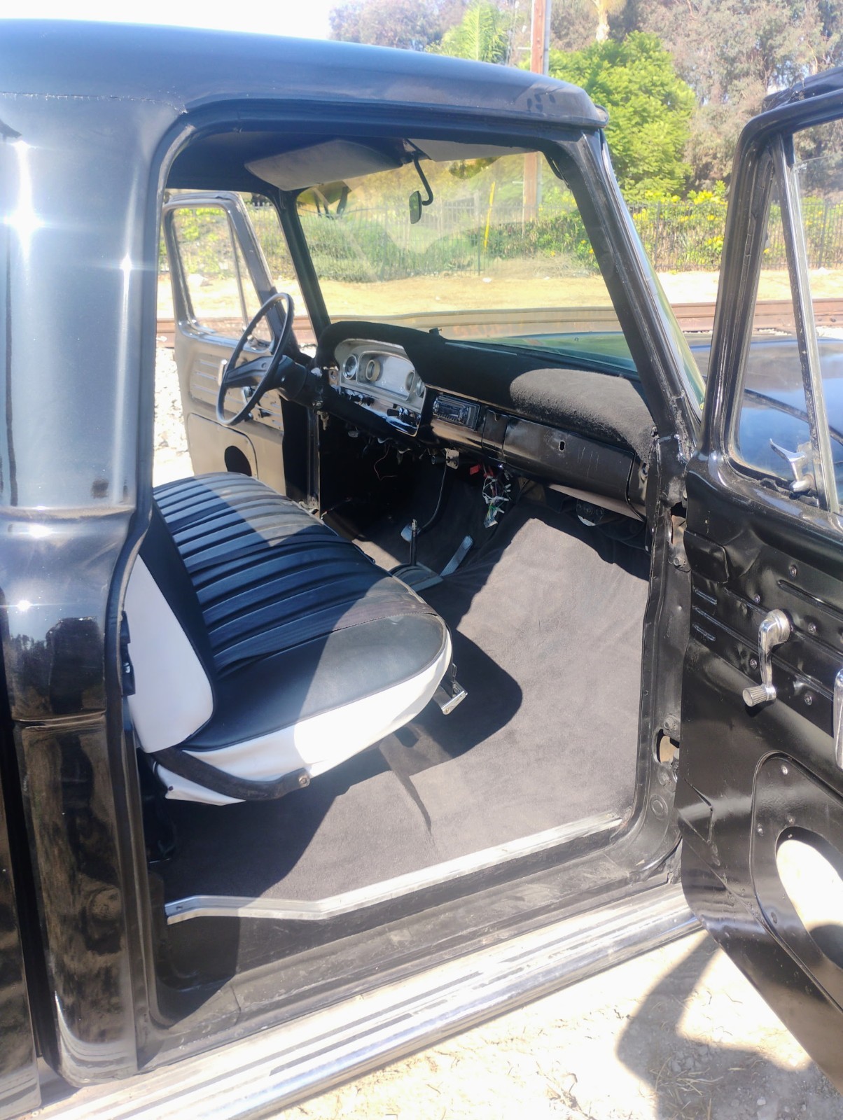 Ford-F-250-1966-Standard-Cab-Pickup-10