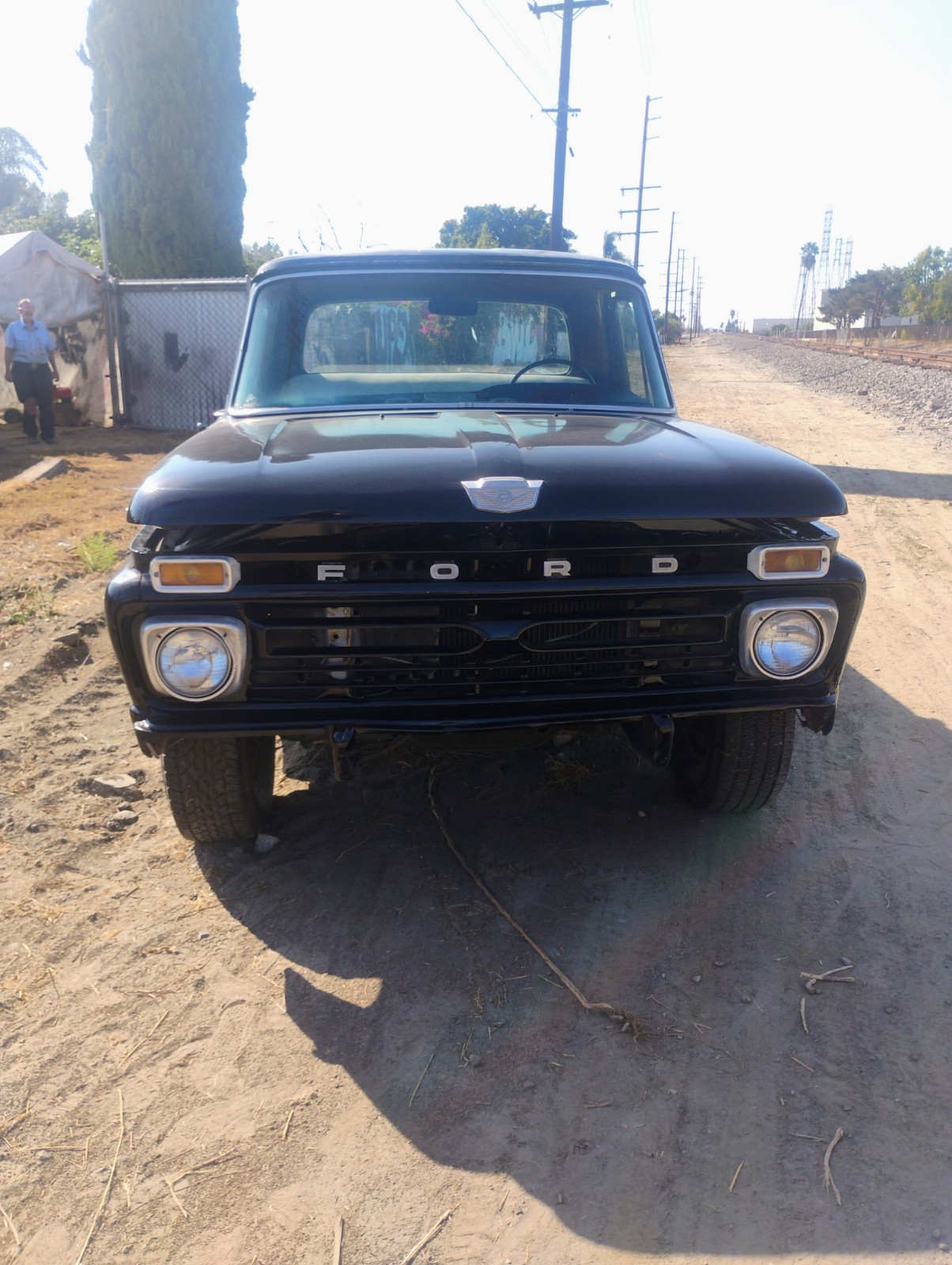 Ford-F-250-1966-Standard-Cab-Pickup-2
