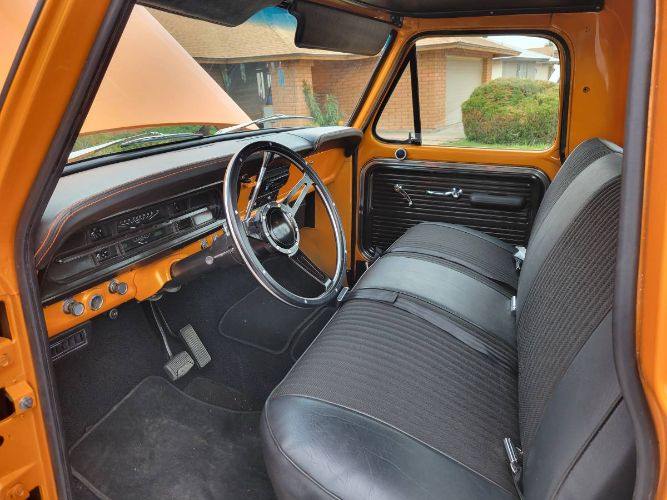 Ford-F-250-1972-Orange-11