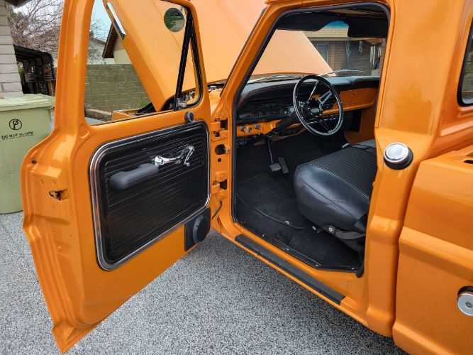 Ford-F-250-1972-Orange-13