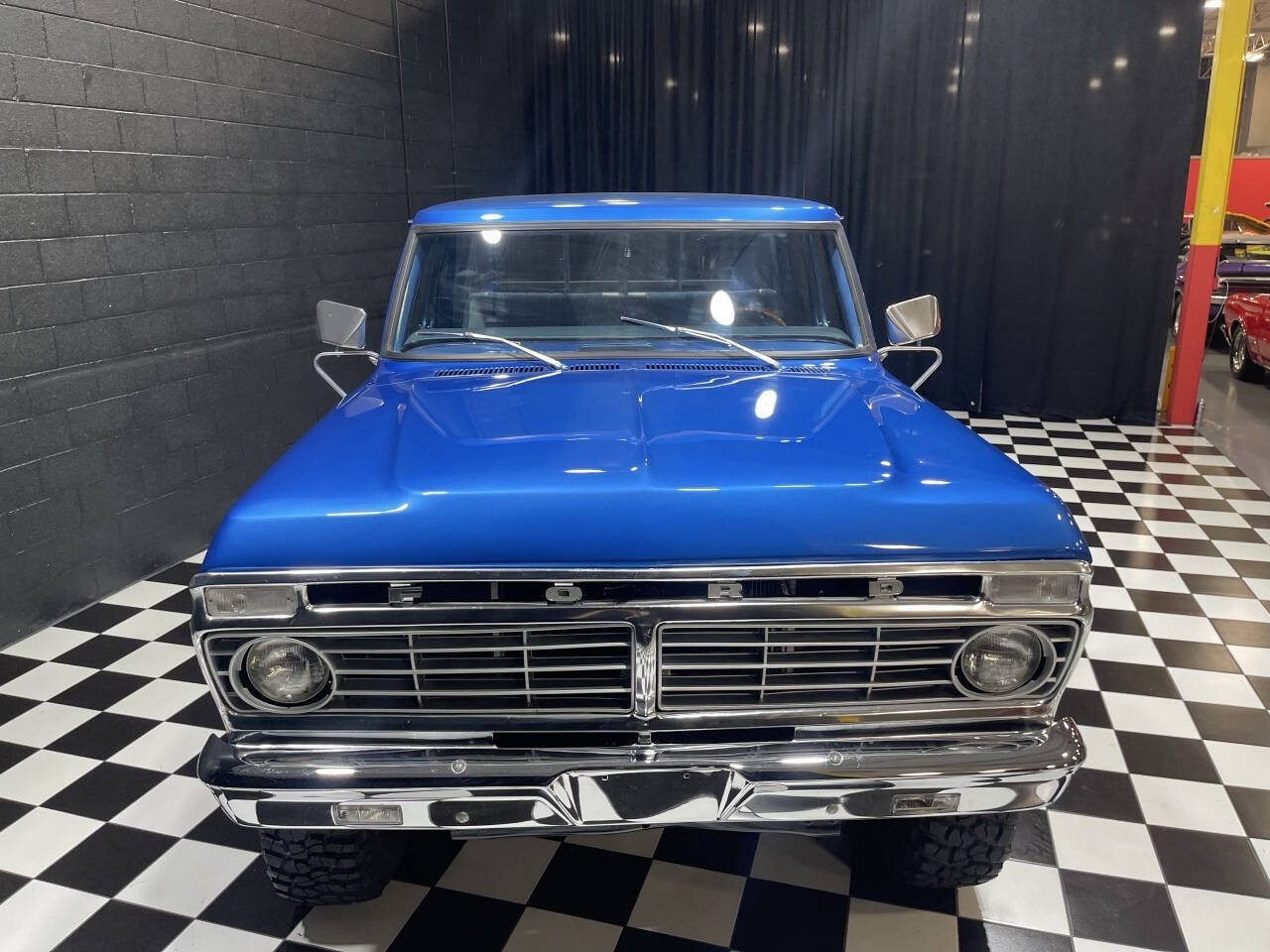 Ford-F-250-1973-Pickup-Truck-14
