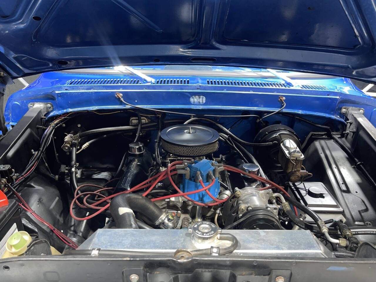 Ford-F-250-1973-Pickup-Truck-2