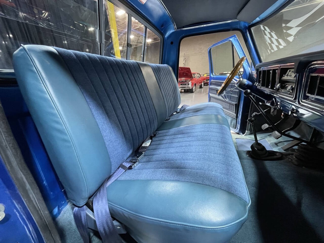 Ford-F-250-1973-Pickup-Truck-3