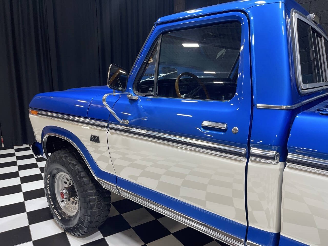 Ford-F-250-1973-Pickup-Truck-30