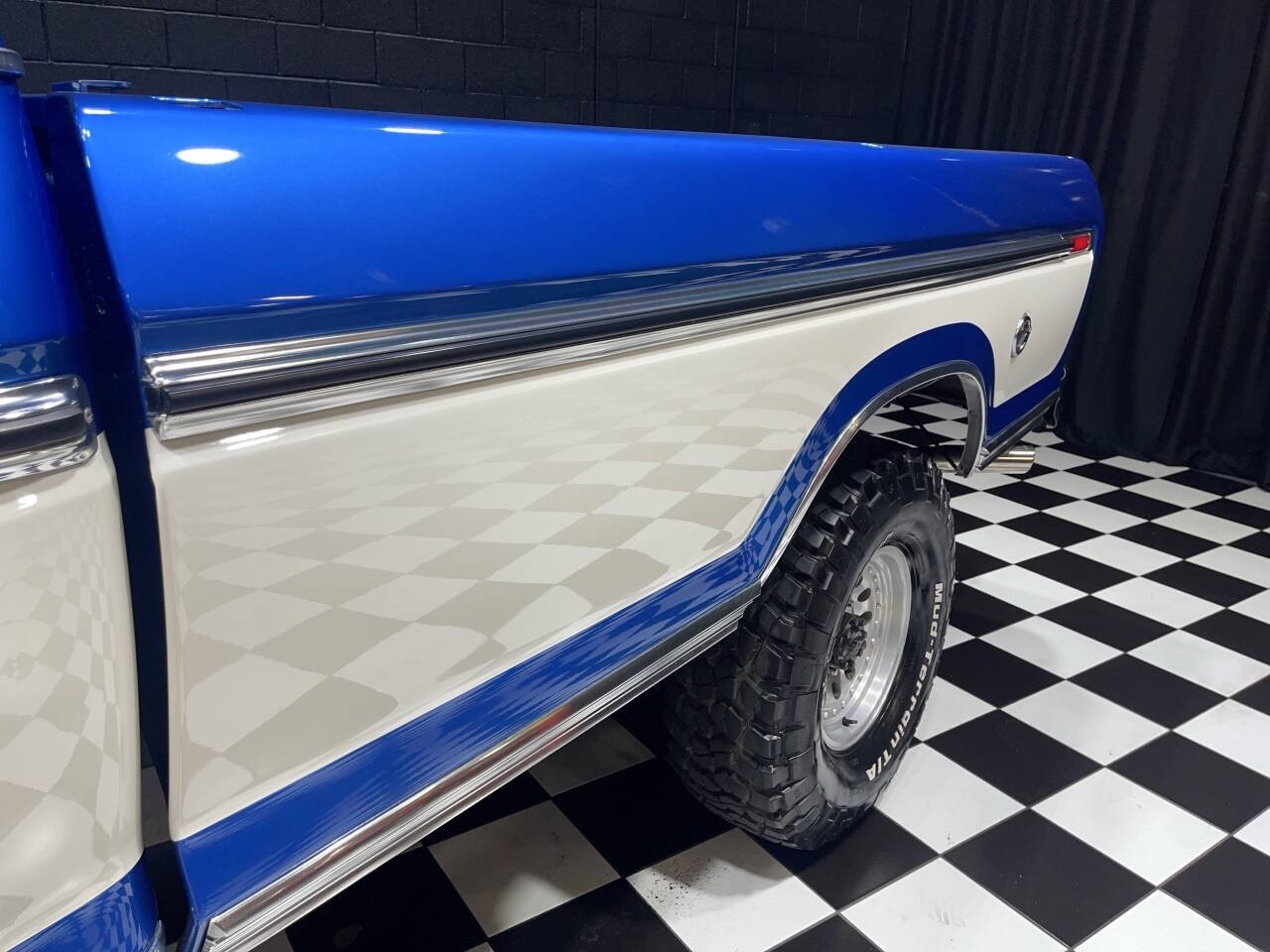 Ford-F-250-1973-Pickup-Truck-31