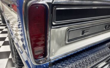 Ford-F-250-1973-Pickup-Truck-35