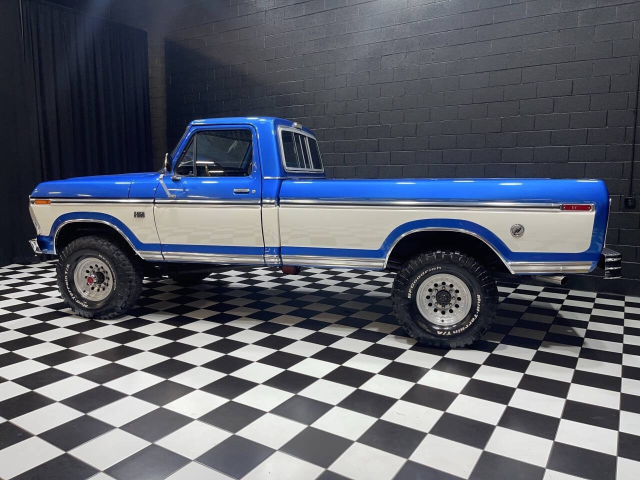 Ford-F-250-1973-Pickup-Truck-4